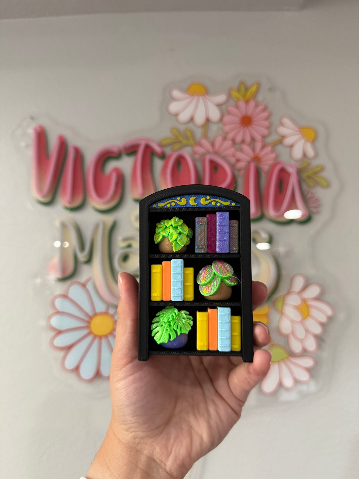 Large Bookshelf clicker 3