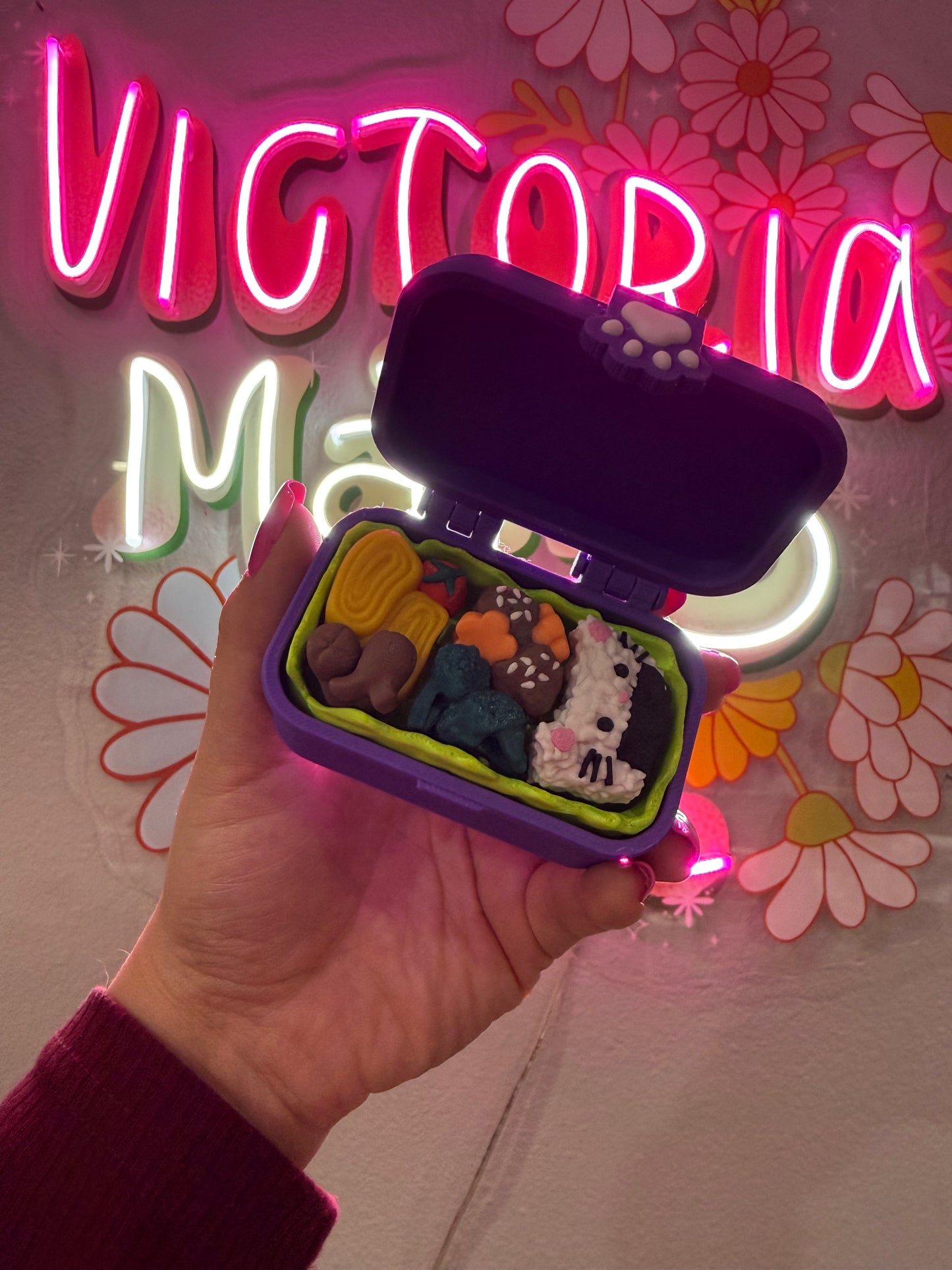 Bento box clicker