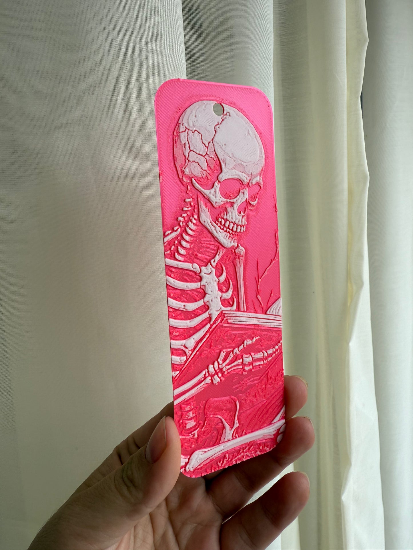 Skeleton bookmark pink & white