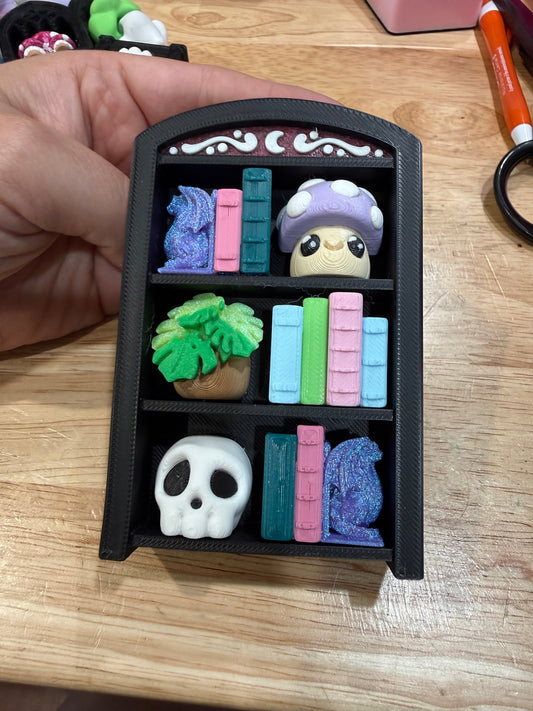 Large Bookshelf clicker