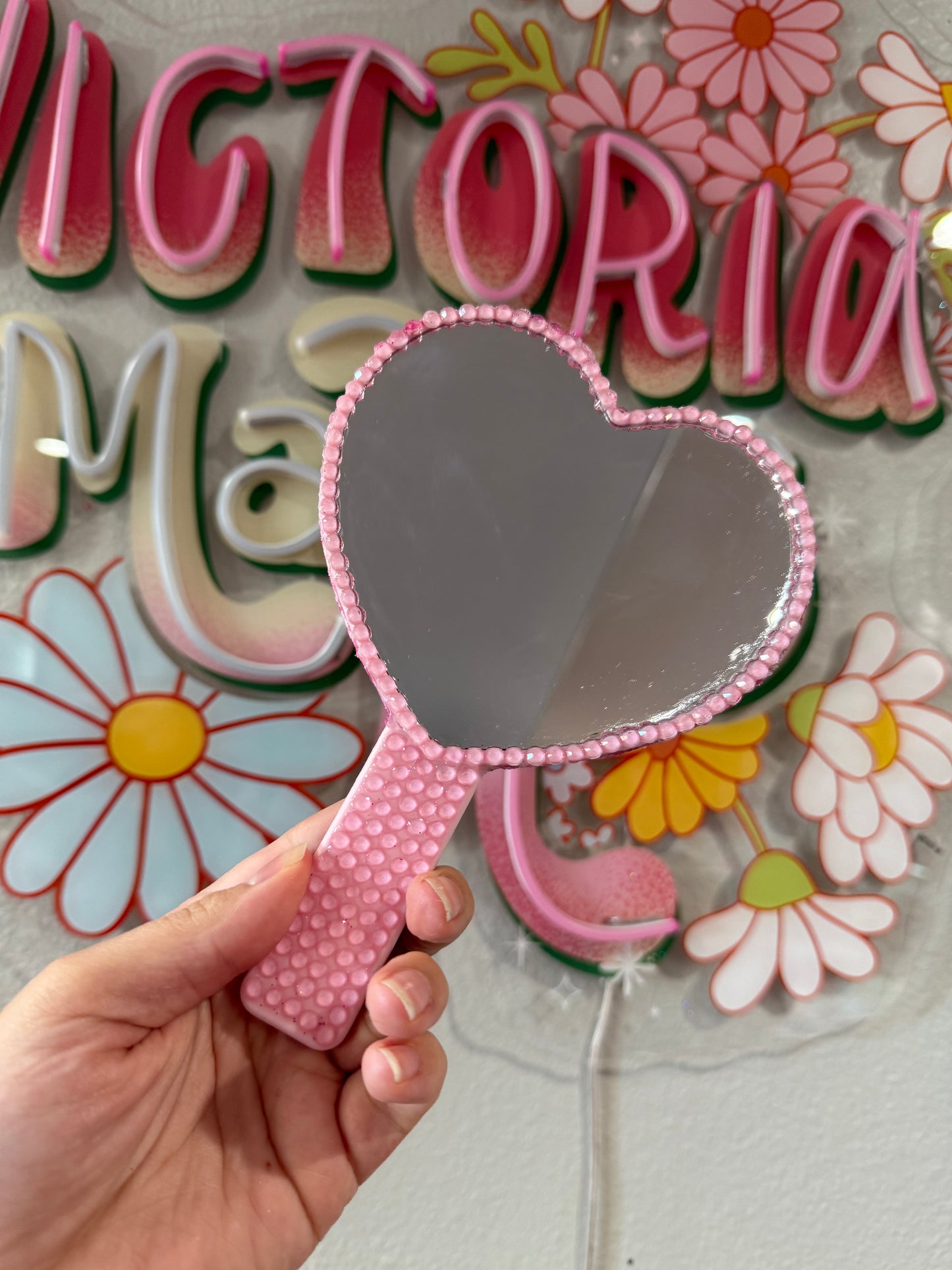 Handheld mirror