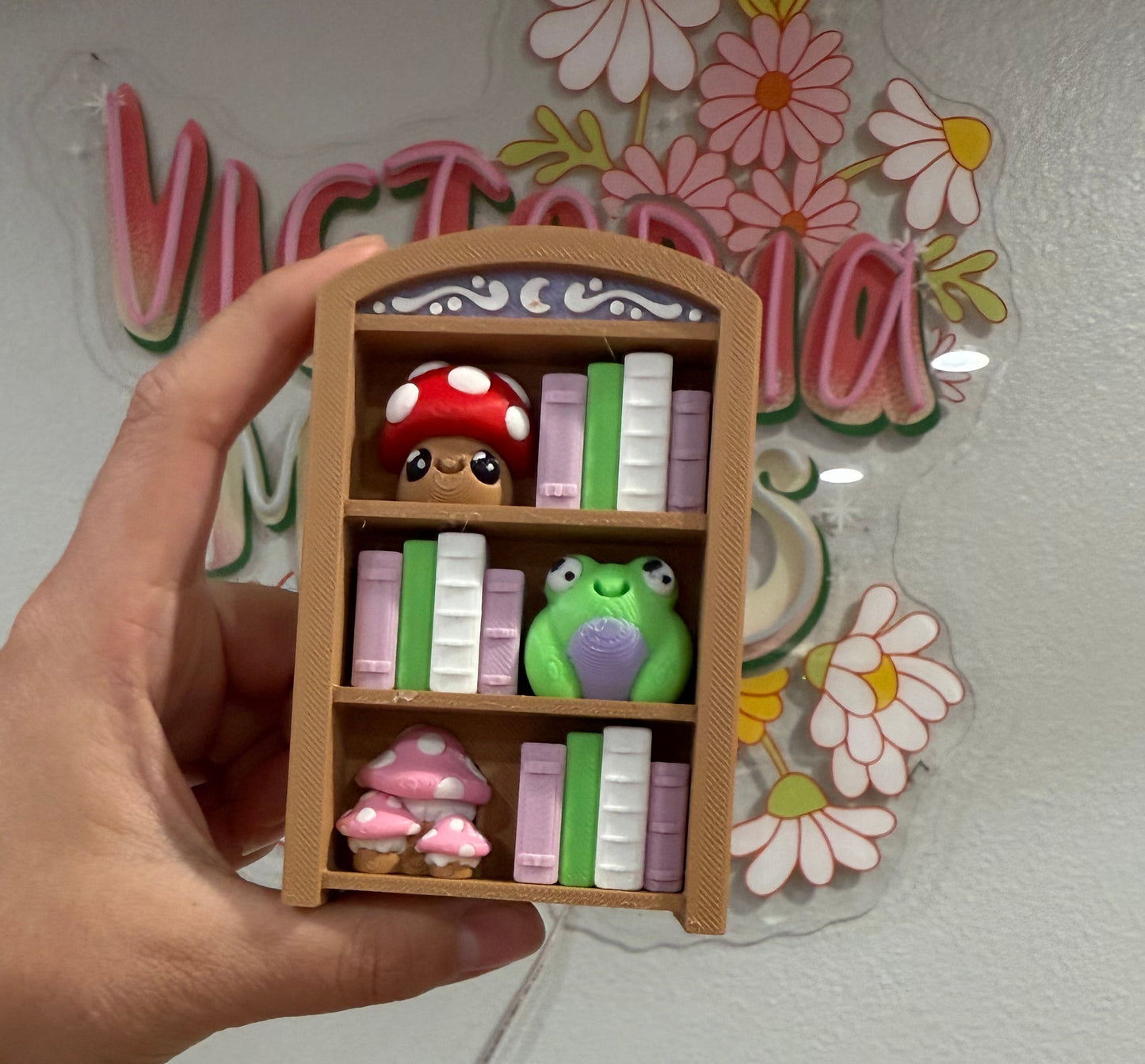 Large Bookshelf clicker