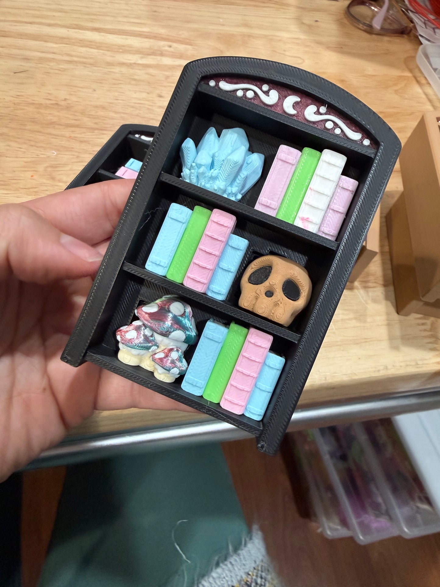 Large Bookshelf clicker