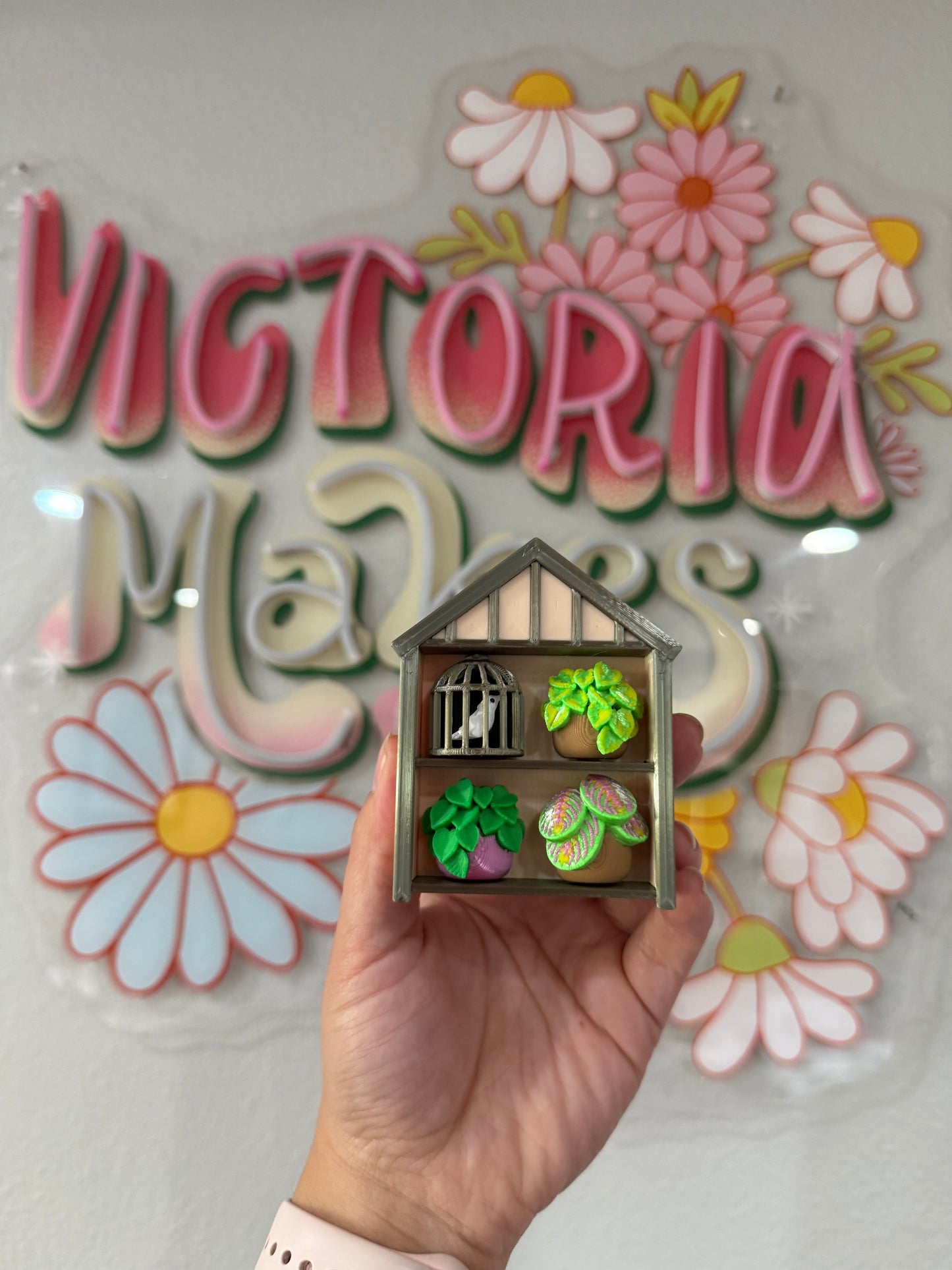 Small greenhouse clicker 3