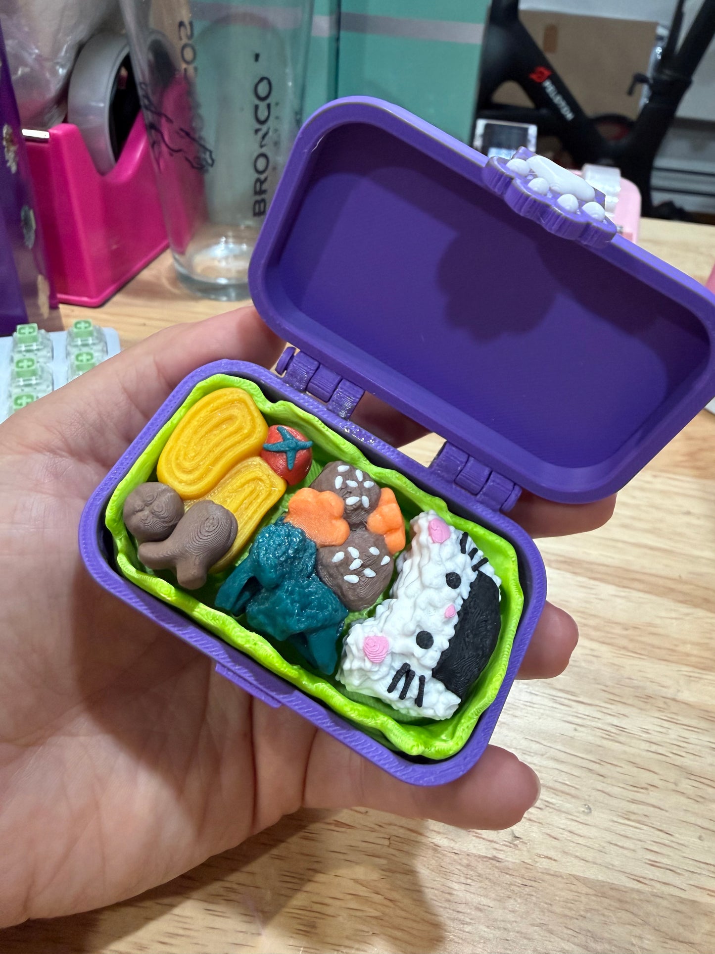 Bento box clicker