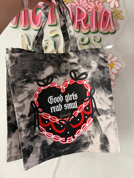 Good girls read smut tote bag
