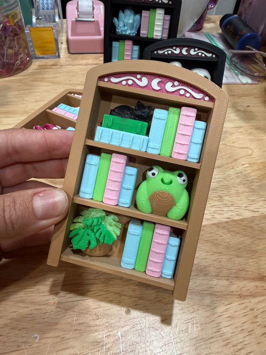 Large Bookshelf clicker