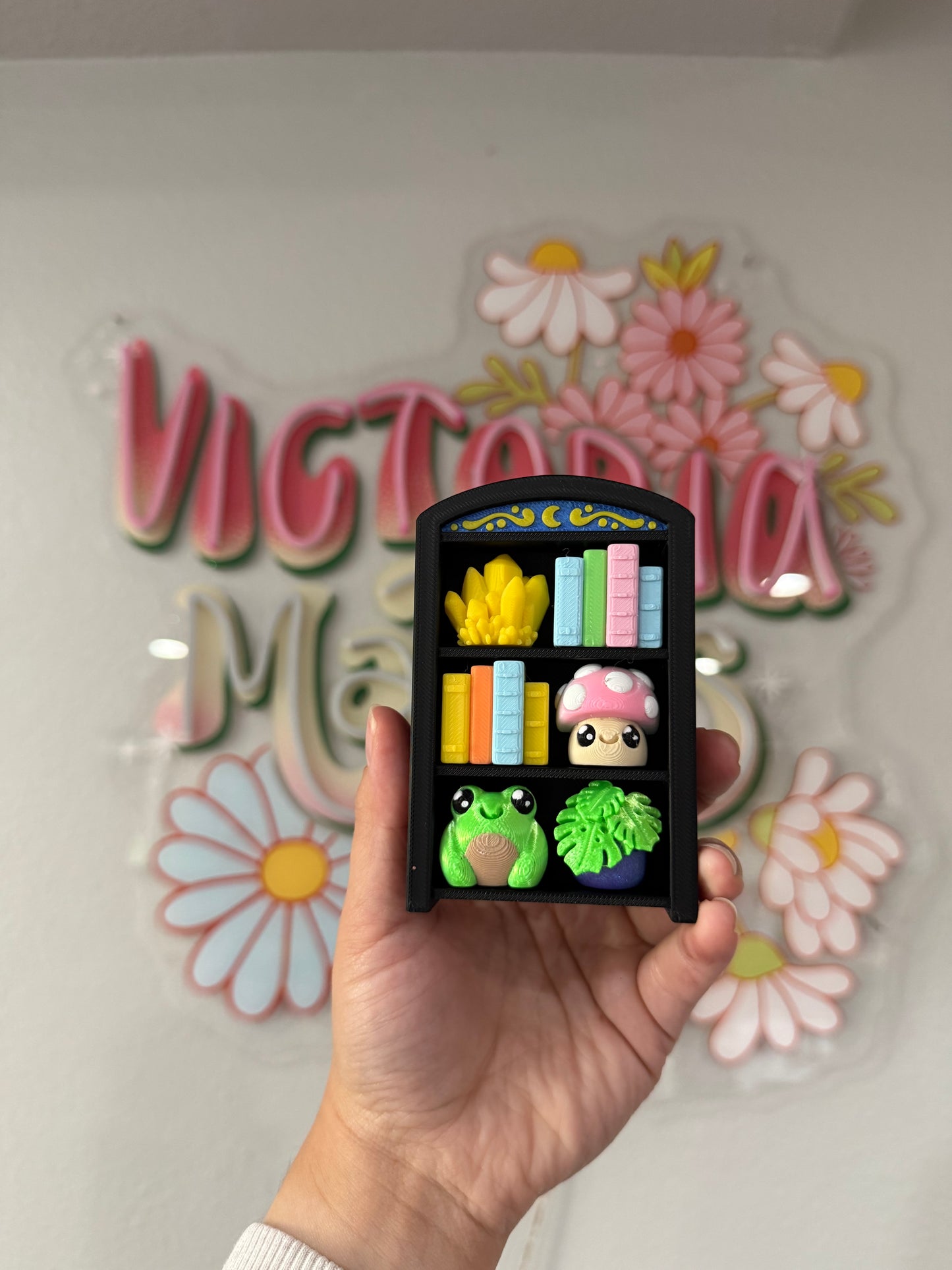 Large Bookshelf clicker 2