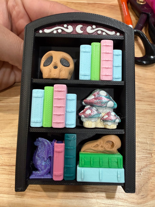 Large Bookshelf clicker