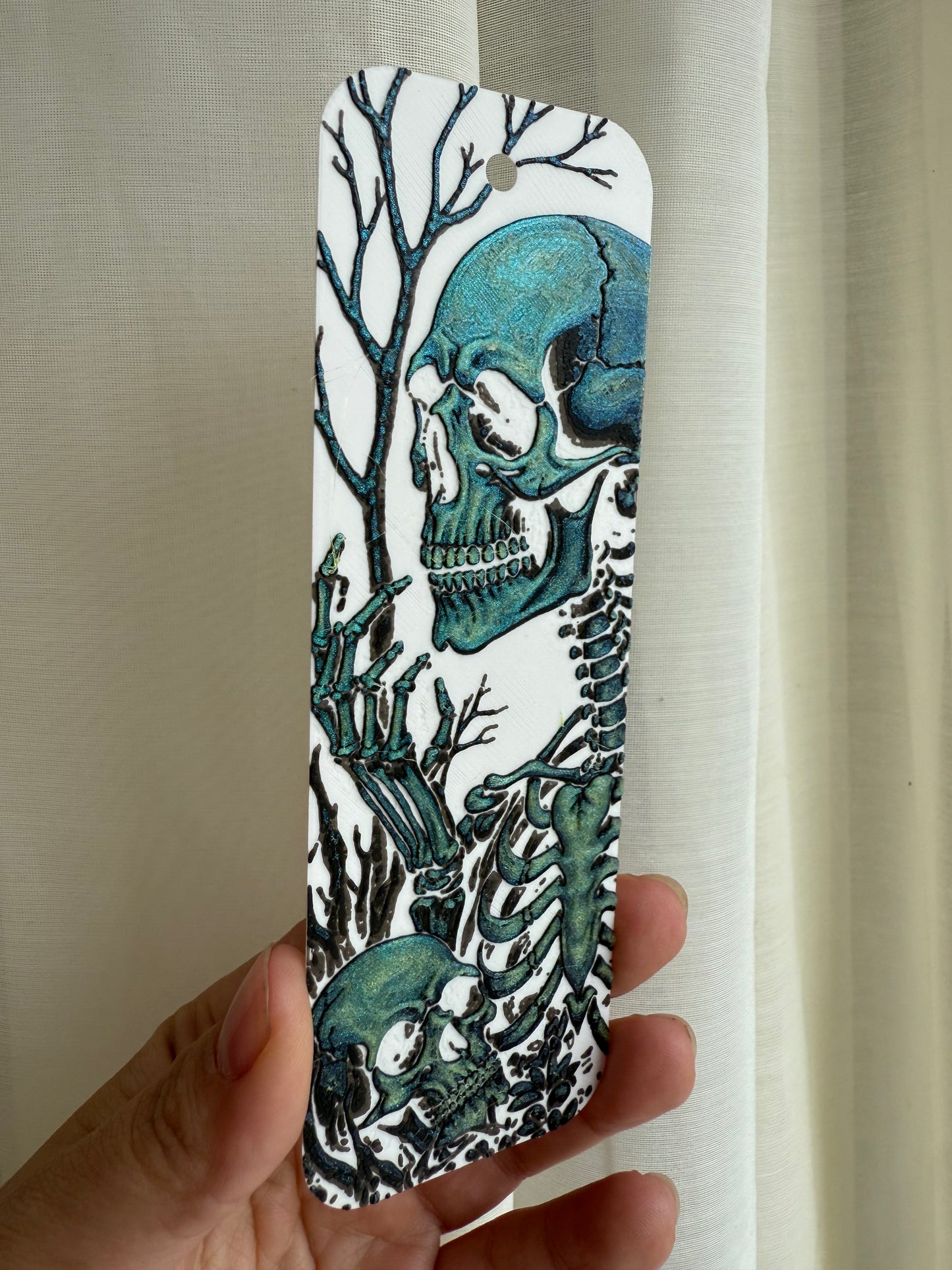 Skeleton bookmark white & green