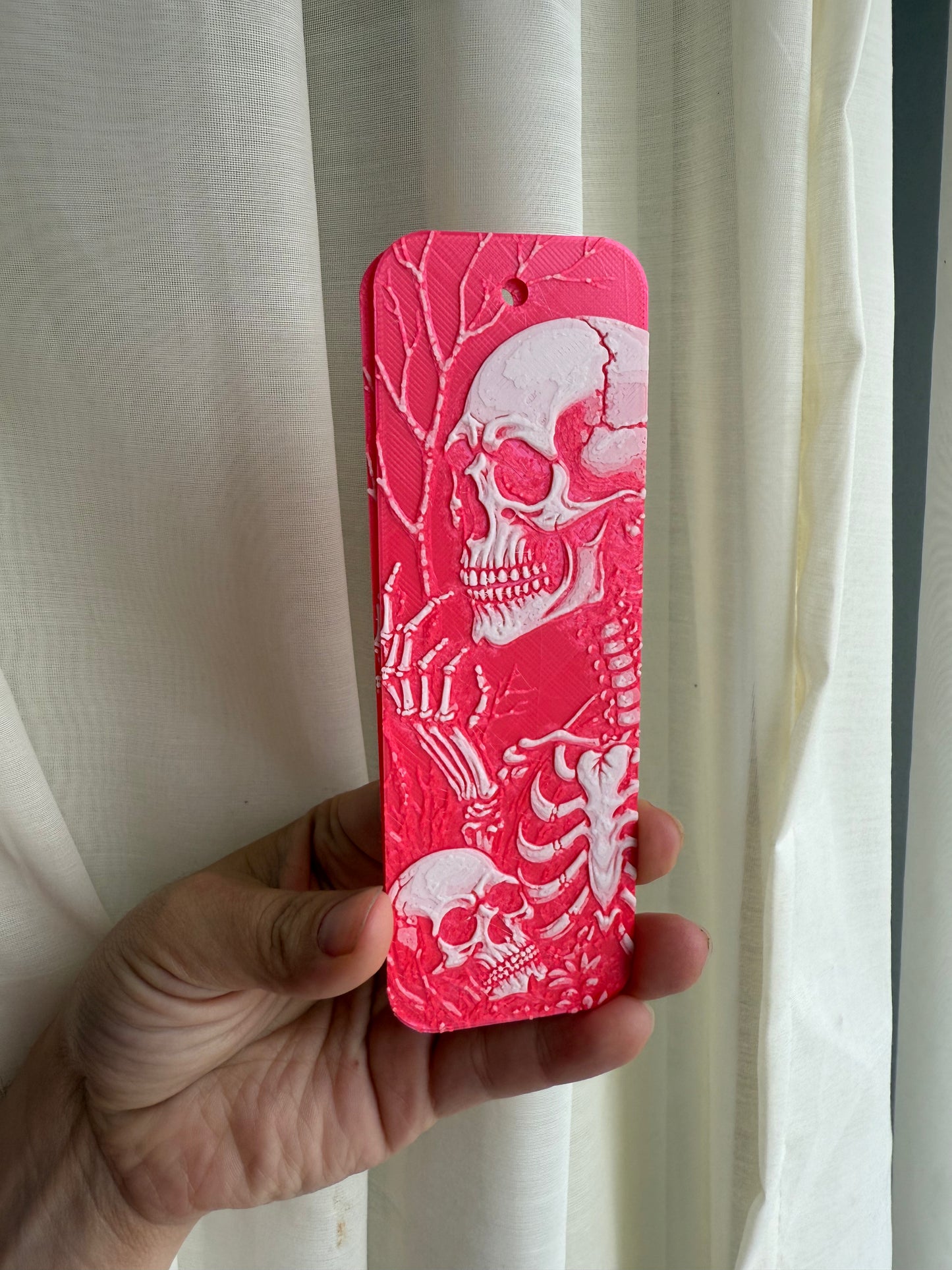 Skeleton bookmark pink & white